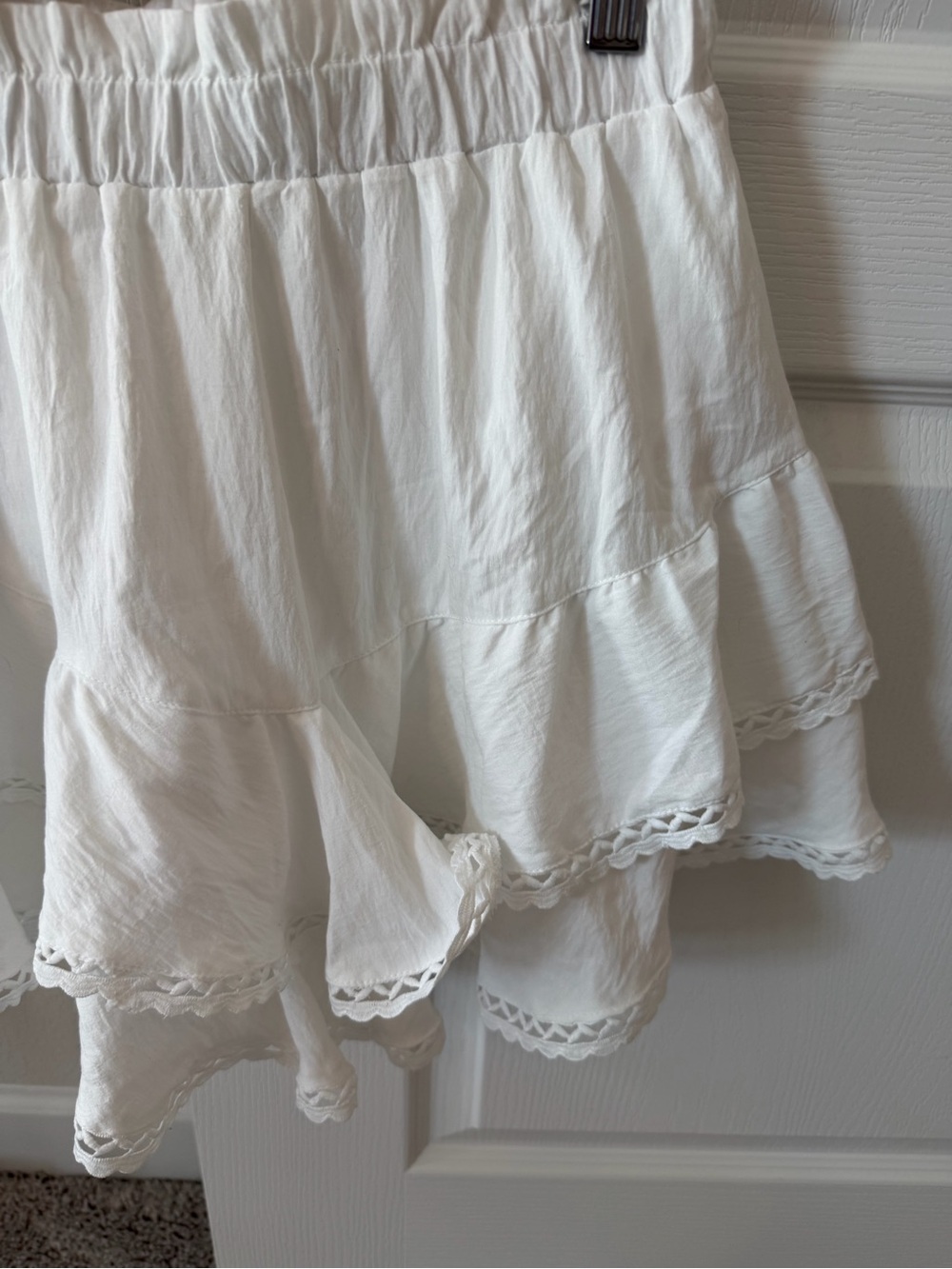 Amazon White Ruffle Skirt Medium - Picture 3 of 8